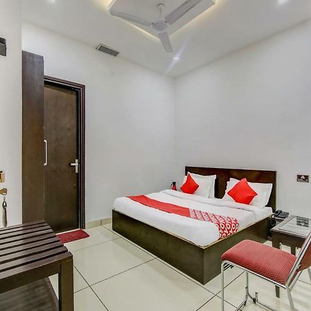 Oyo 27999 Hotel Deep Sirsa ภายนอก รูปภาพ