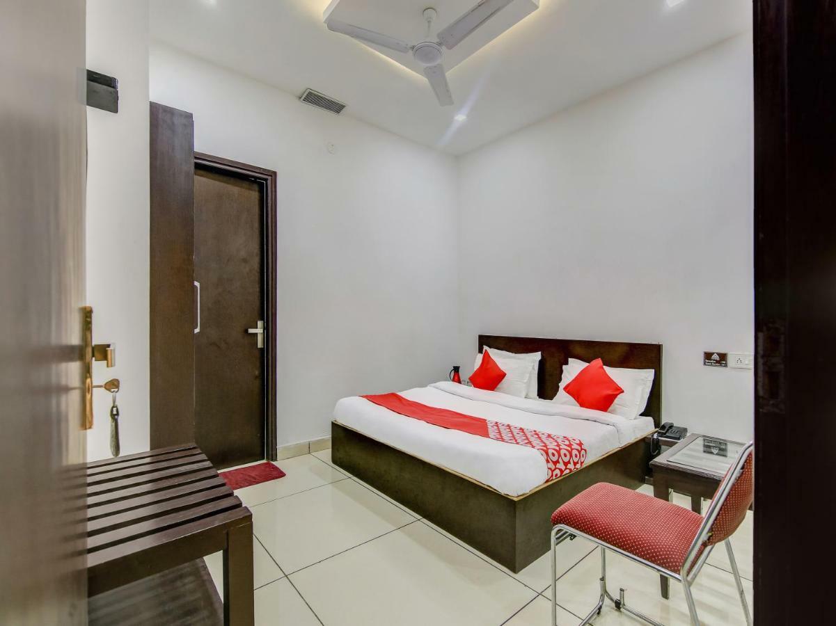 Oyo 27999 Hotel Deep Sirsa ภายนอก รูปภาพ