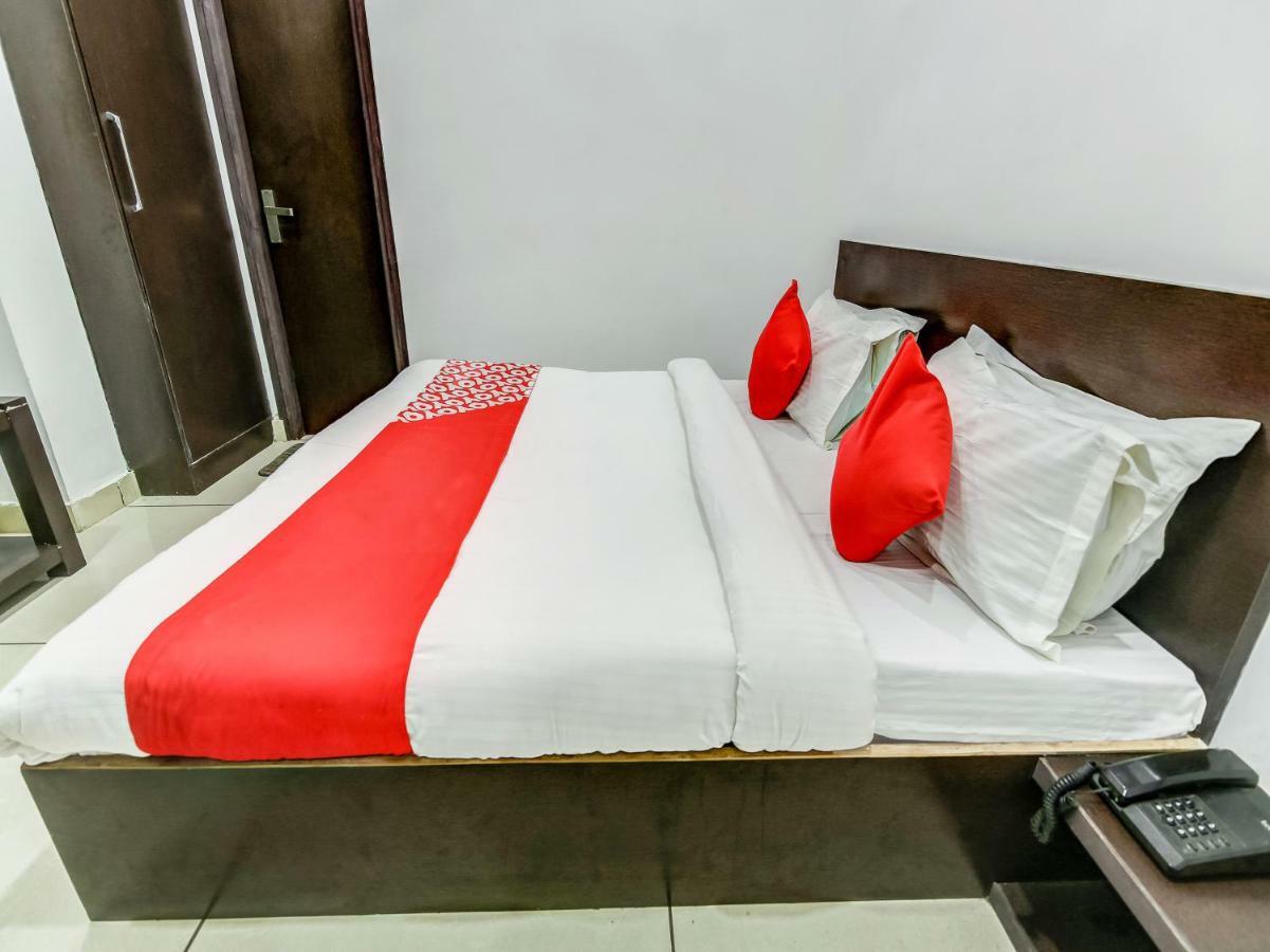 Oyo 27999 Hotel Deep Sirsa ภายนอก รูปภาพ