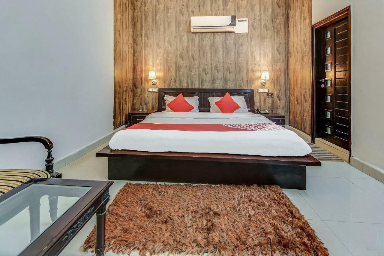 Oyo 27999 Hotel Deep Sirsa ภายนอก รูปภาพ