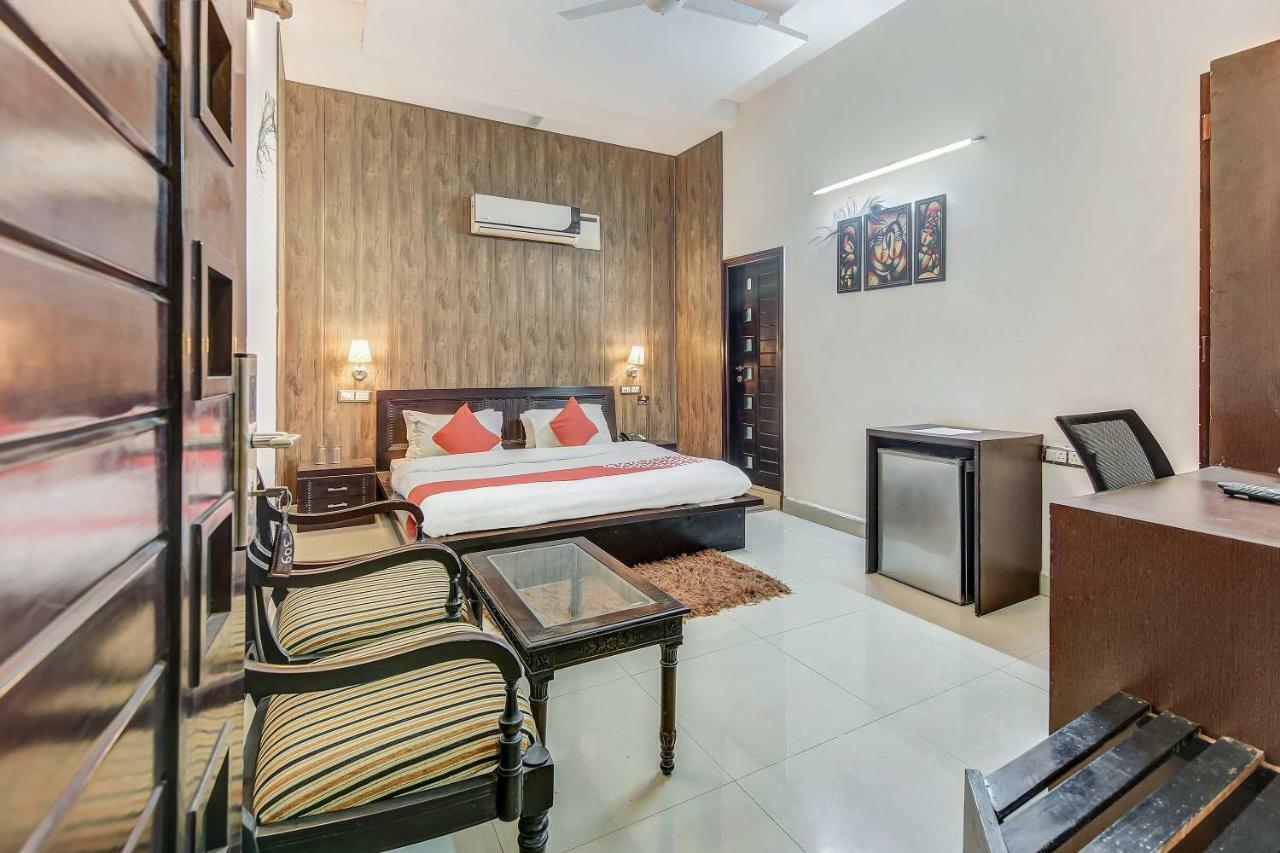 Oyo 27999 Hotel Deep Sirsa ภายนอก รูปภาพ